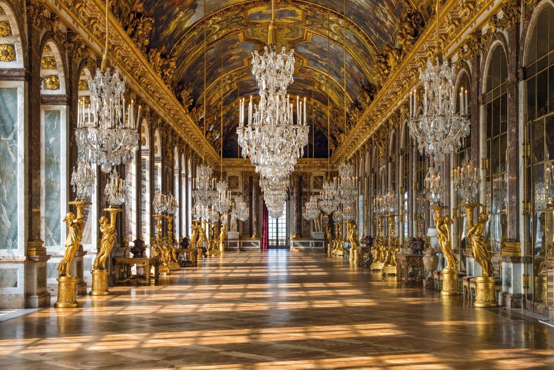 Время версаль. Версаль дворец Франция. Королевский дворец в Версале. Бальный зал Фонтенбло. Шато Версальского дворца.